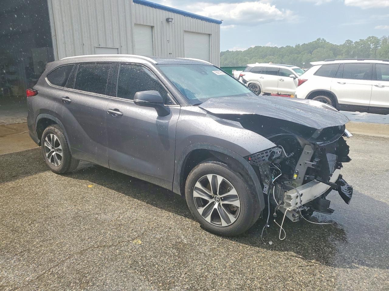 2022 TOYOTA HIGHLANDER XLE — снимка 4