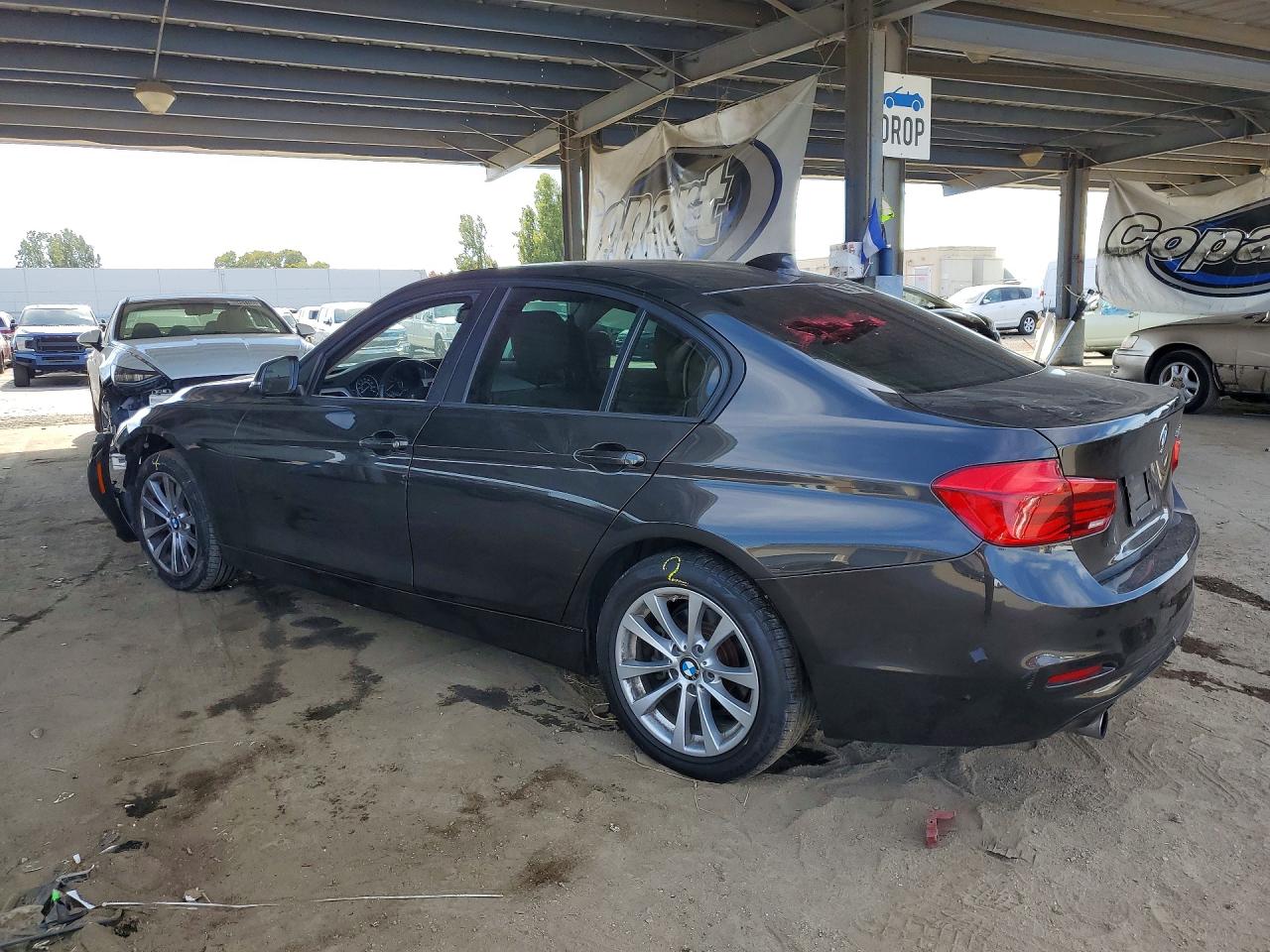 2016 BMW 320 I — снимка 2