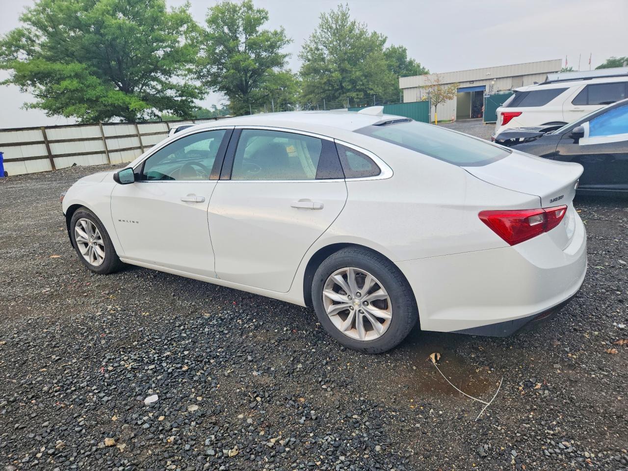 2023 CHEVROLET MALIBU LT — снимка 2