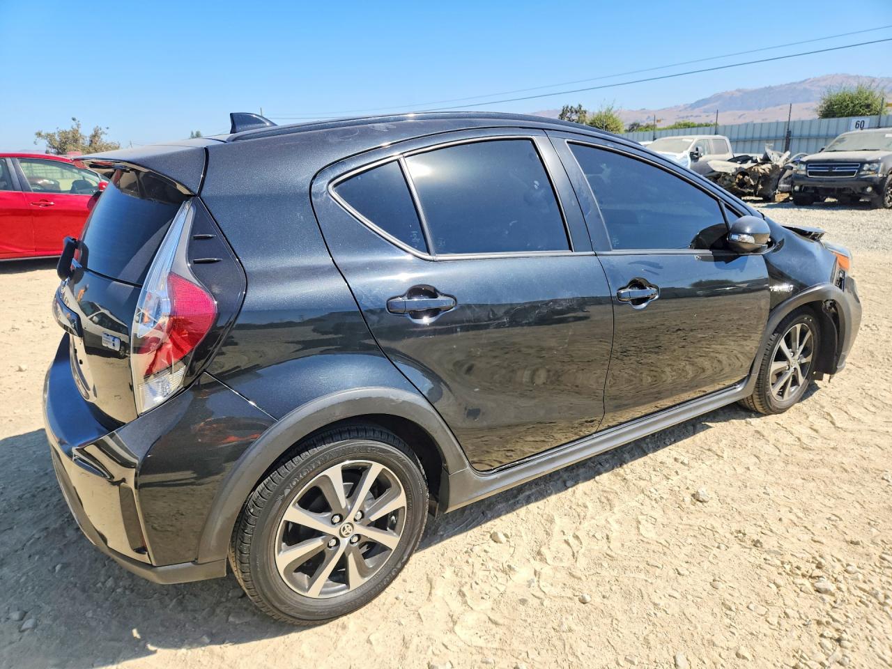 2018 TOYOTA PRIUS C THREE — снимка 3