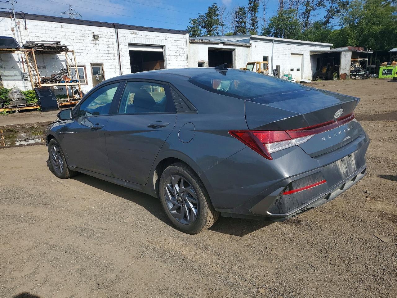 2025 HYUNDAI ELANTRA SEL SPORT — снимка 2