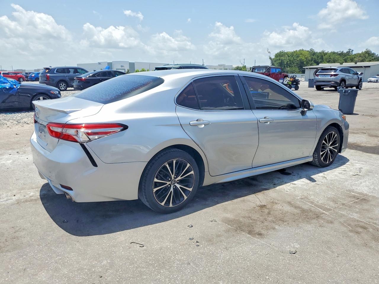 2018 TOYOTA CAMRY SE — снимка 3