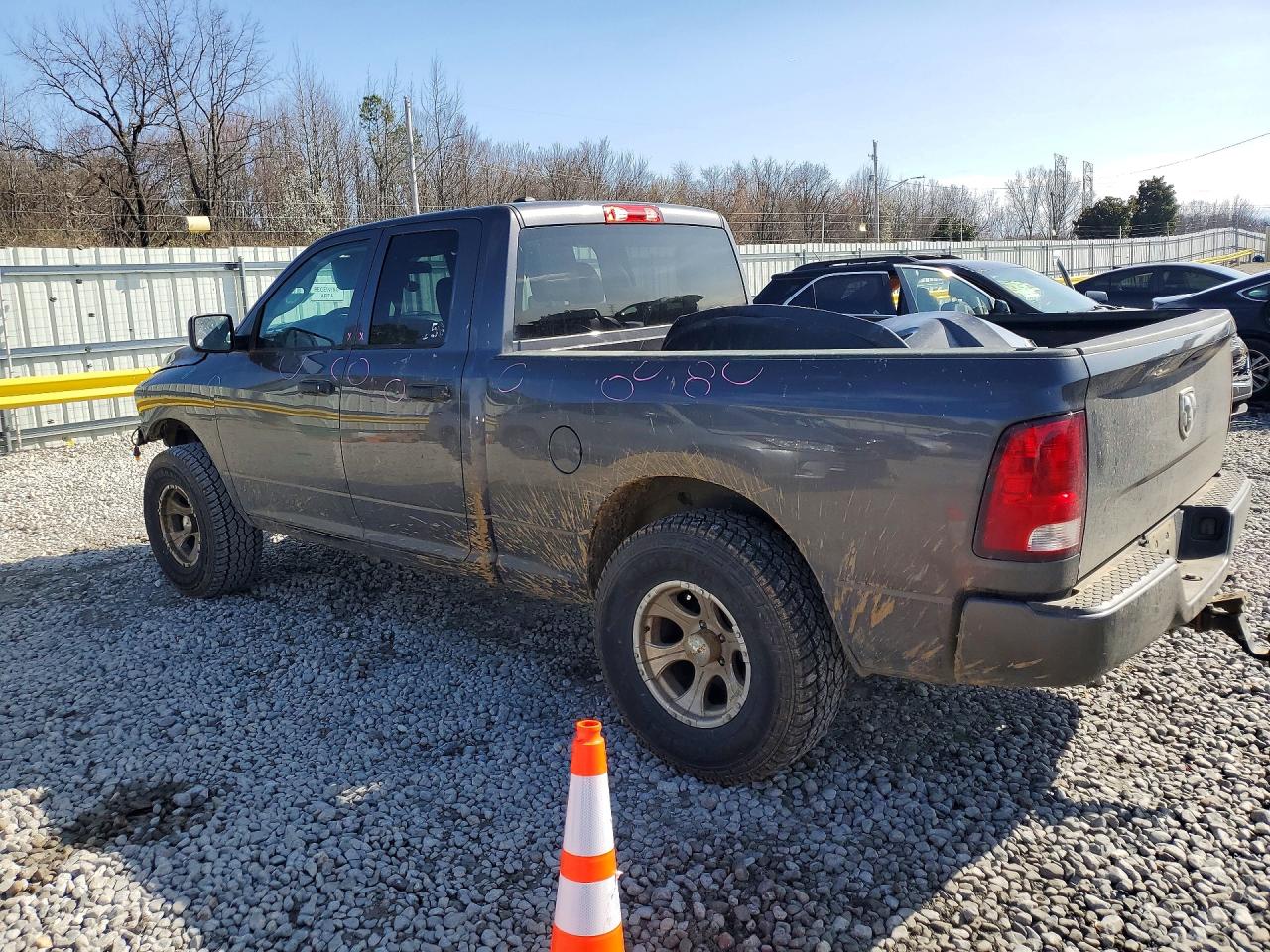 2018 RAM 1500 ST — снимка 2