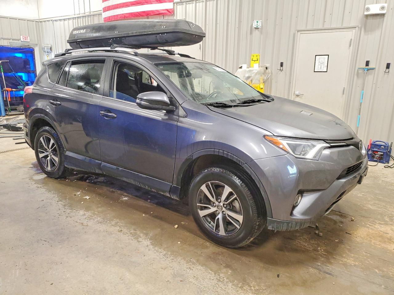 2017 TOYOTA RAV4 XLE — снимка 4