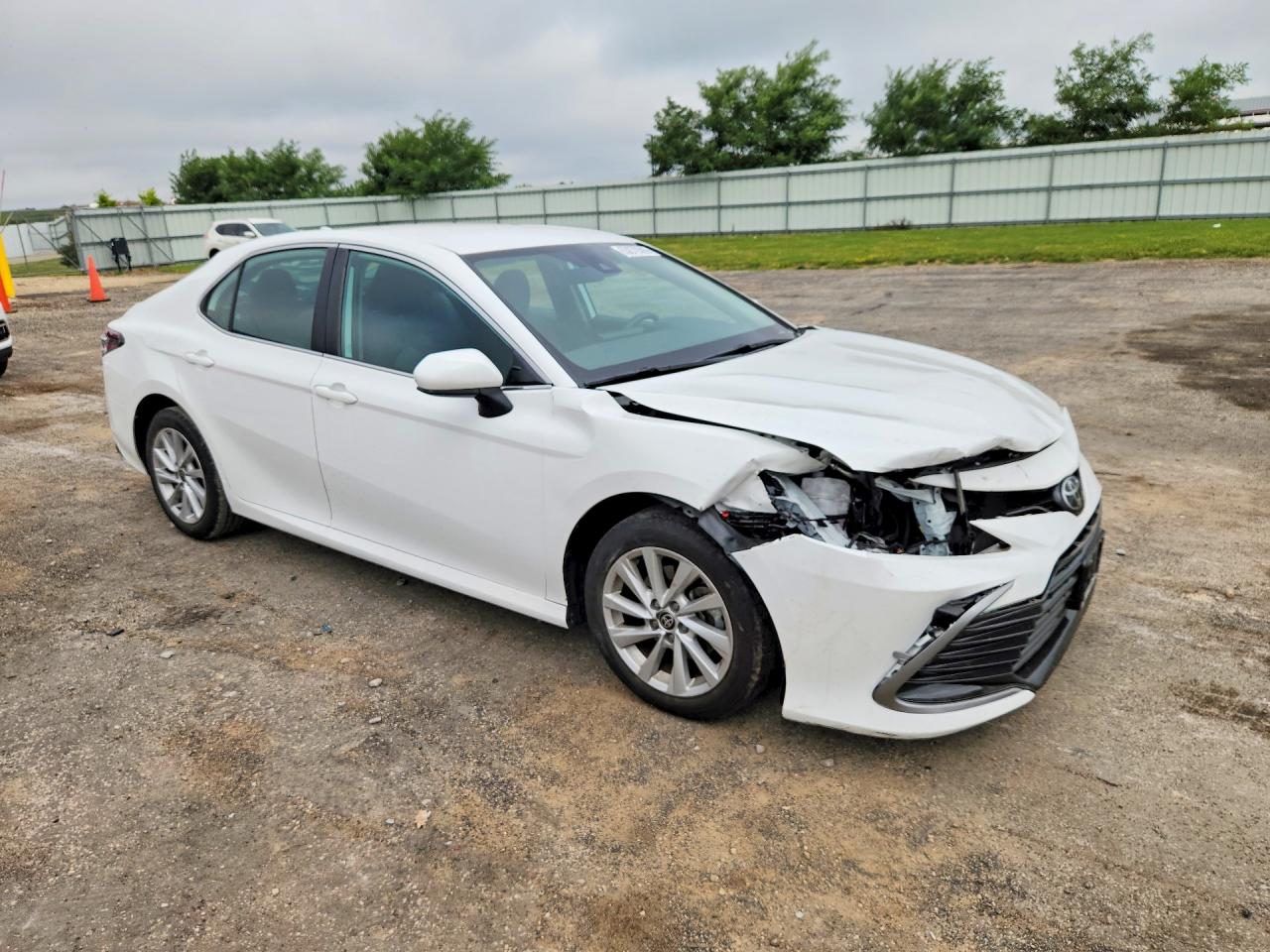 2022 TOYOTA CAMRY LE — снимка 4