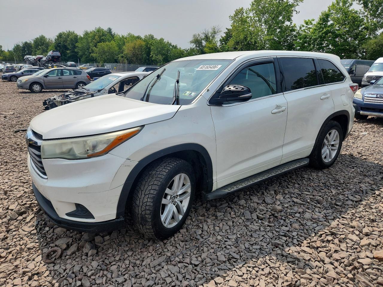 2016 TOYOTA HIGHLANDER LE