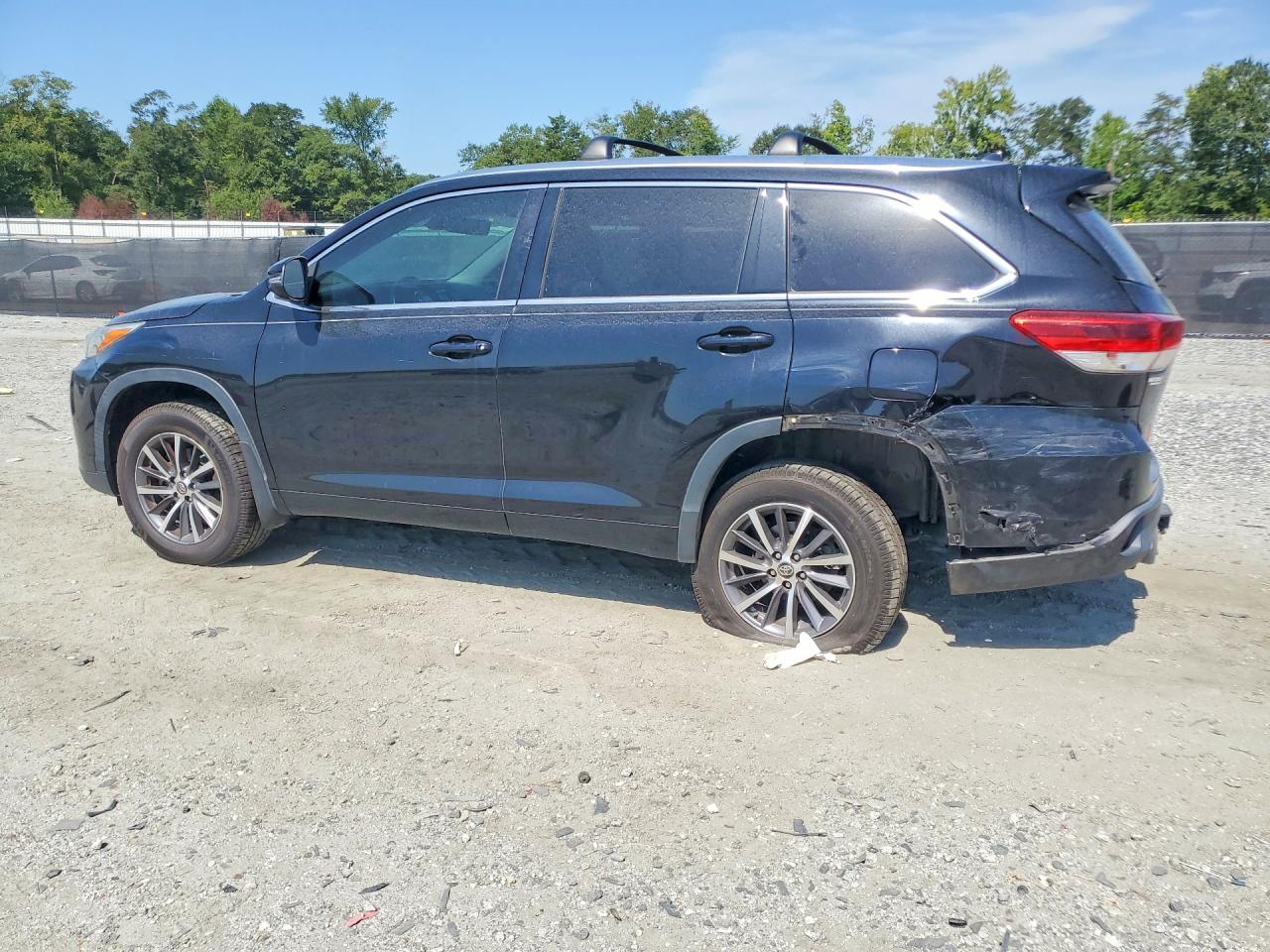 2017 TOYOTA HIGHLANDER XLE — снимка 2