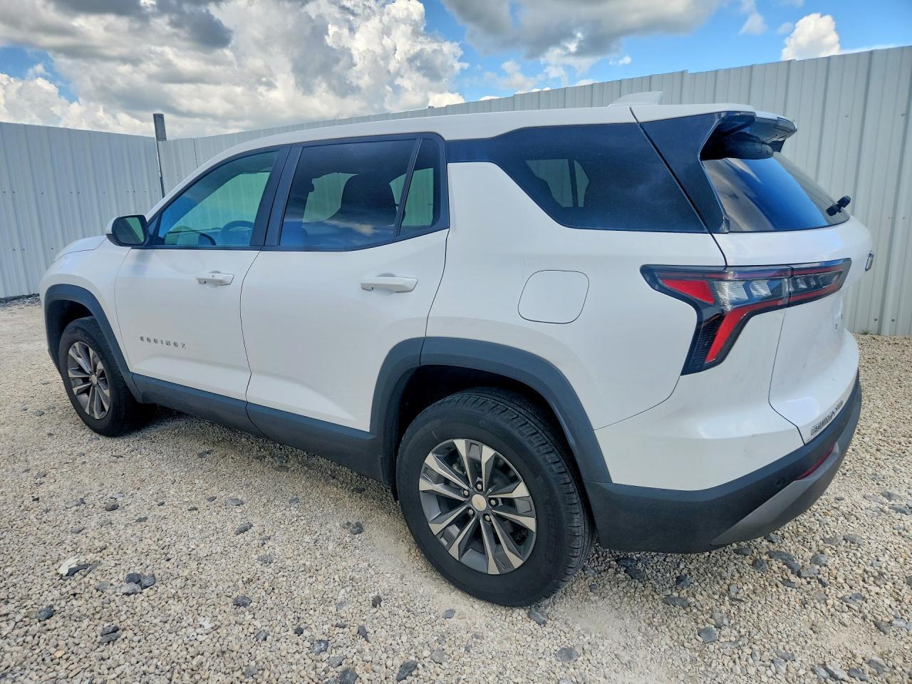 2025 CHEVROLET EQUINOX LT — снимка 2