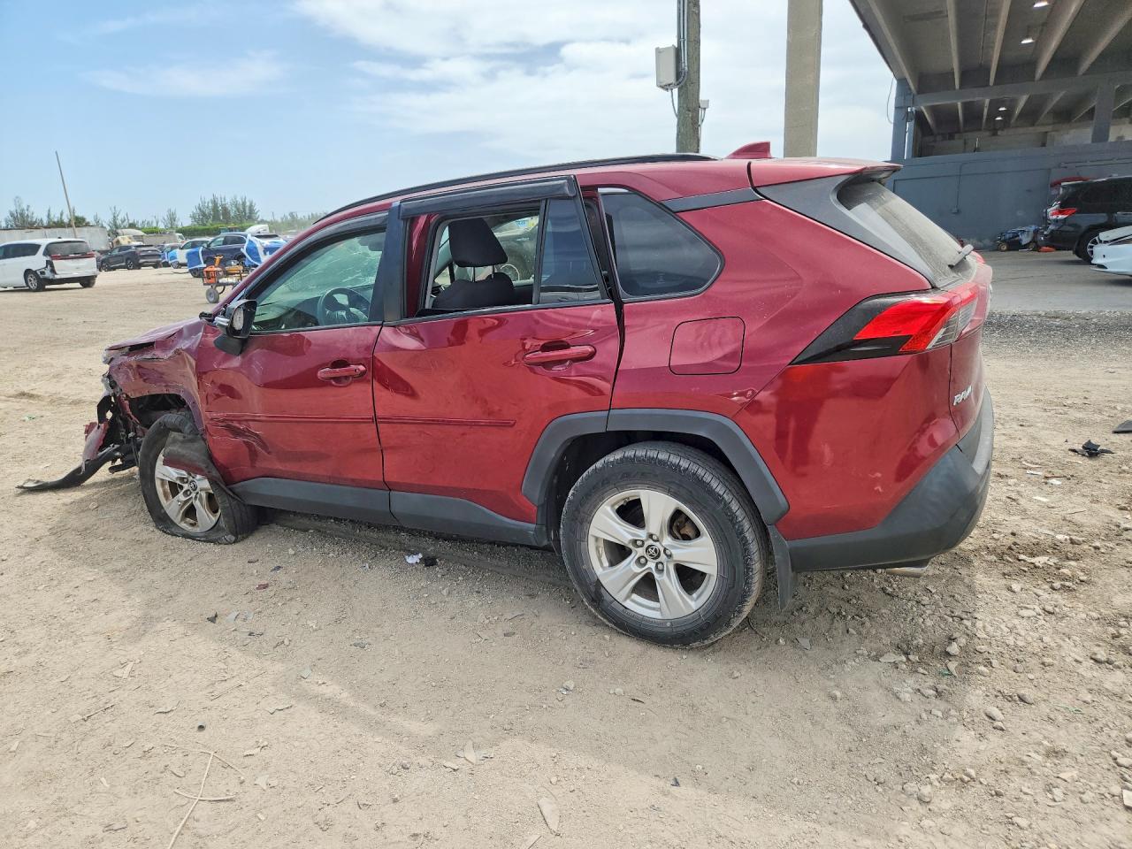 2019 TOYOTA RAV4 XLE — снимка 2