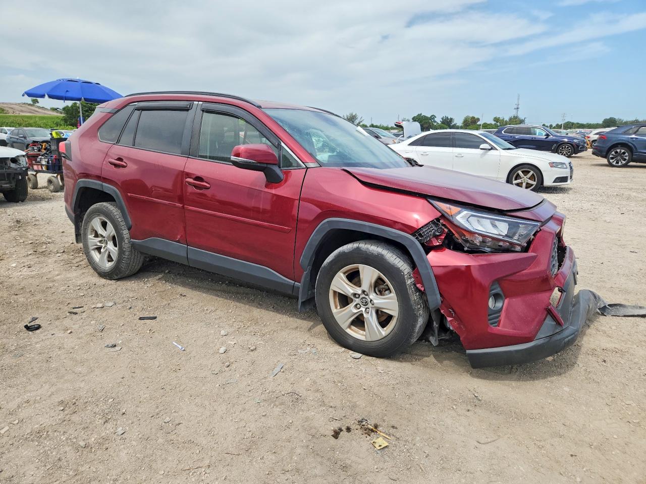 2019 TOYOTA RAV4 XLE — снимка 4