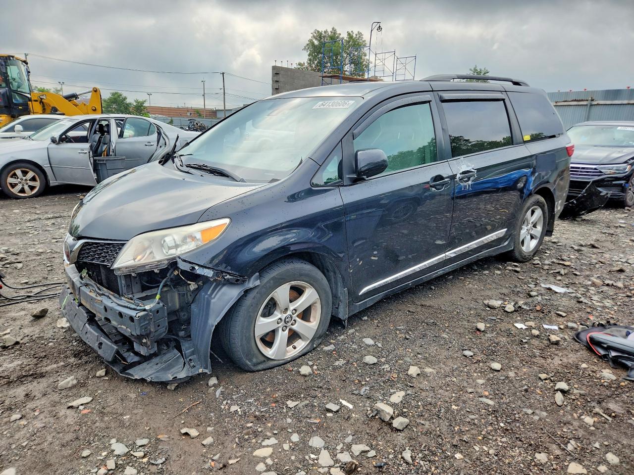 2018 TOYOTA SIENNA LE