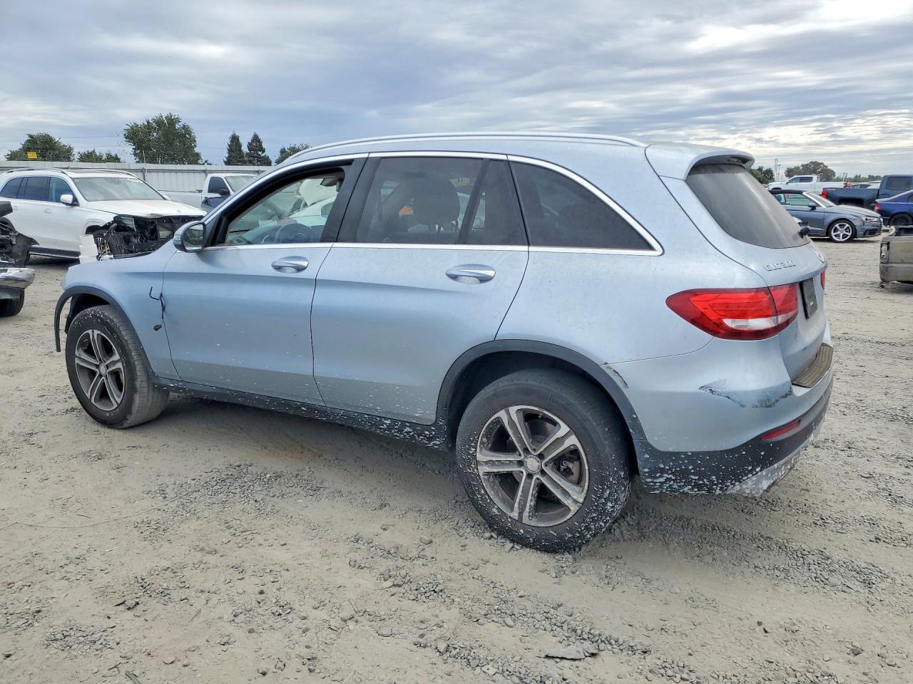 2016 MERCEDES-BENZ GLC 300 — снимка 2