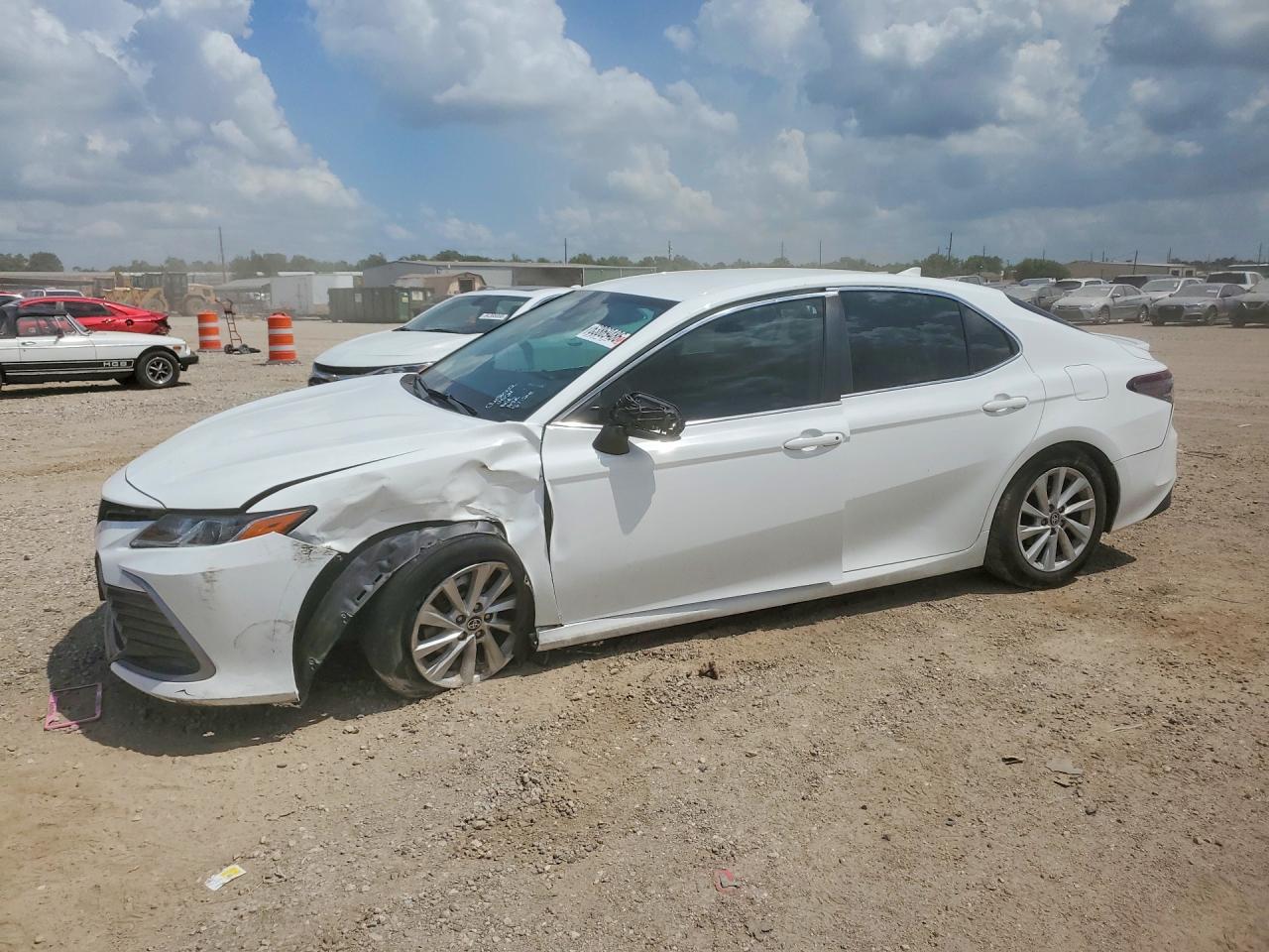 2022 TOYOTA CAMRY LE
