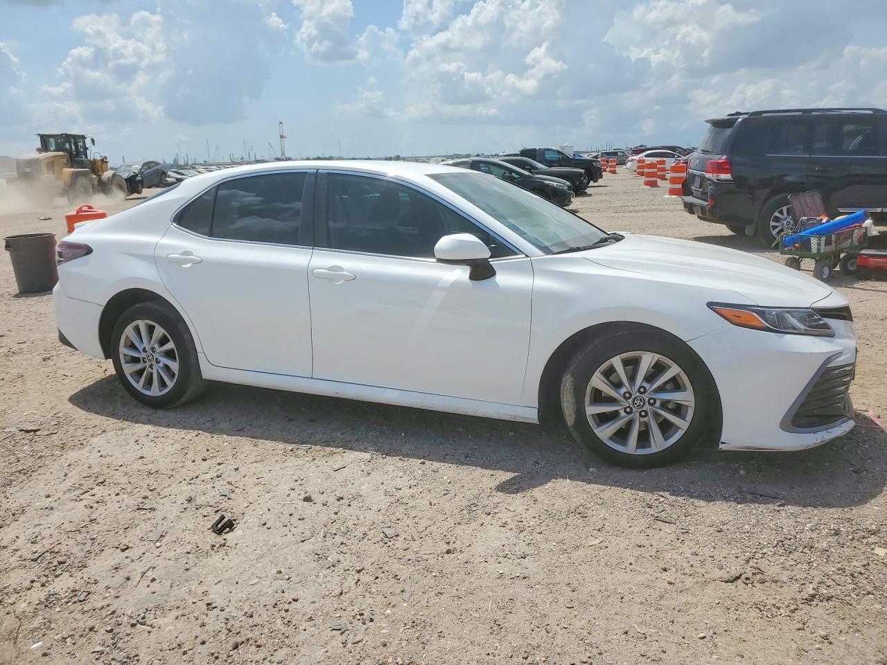 2022 TOYOTA CAMRY LE — снимка 4