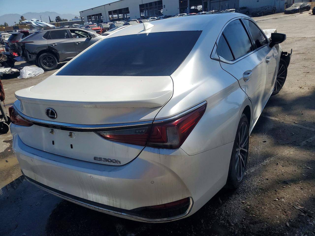 2023 LEXUS ES 300H BASE — снимка 3