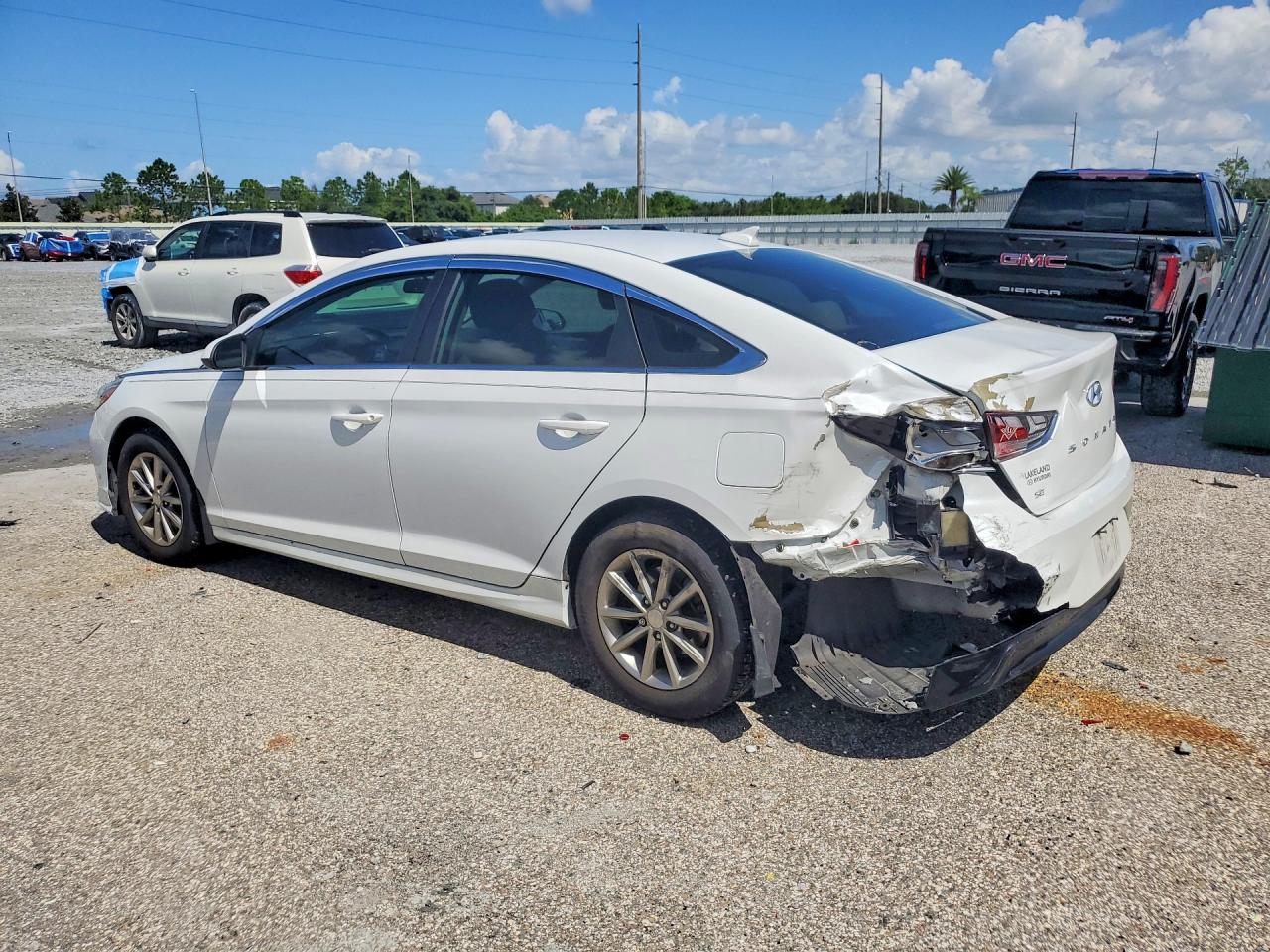 2019 HYUNDAI SONATA SE — снимка 2