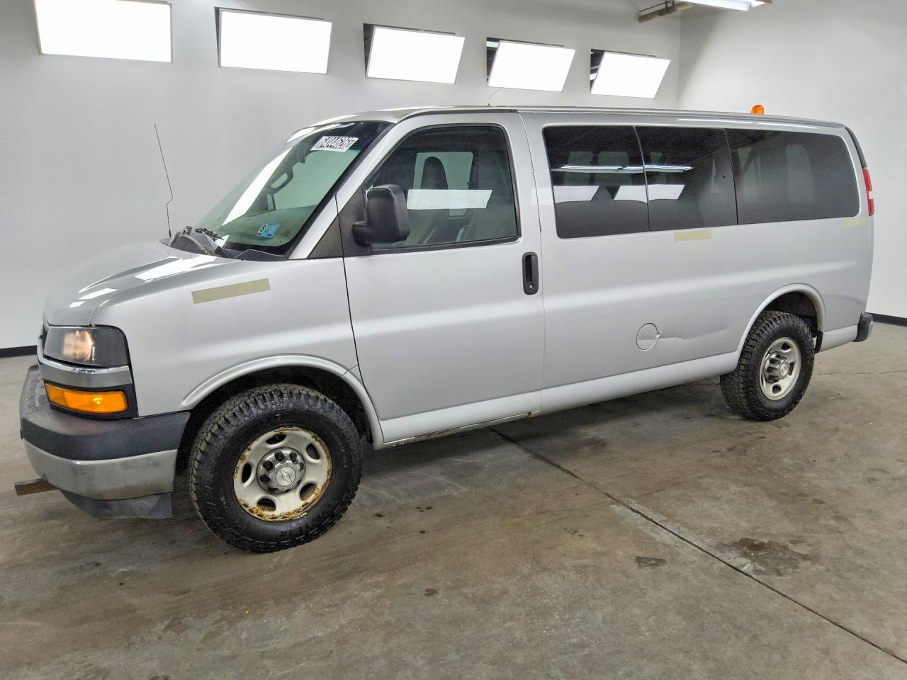 2018 CHEVROLET EXPRESS G2500 LT