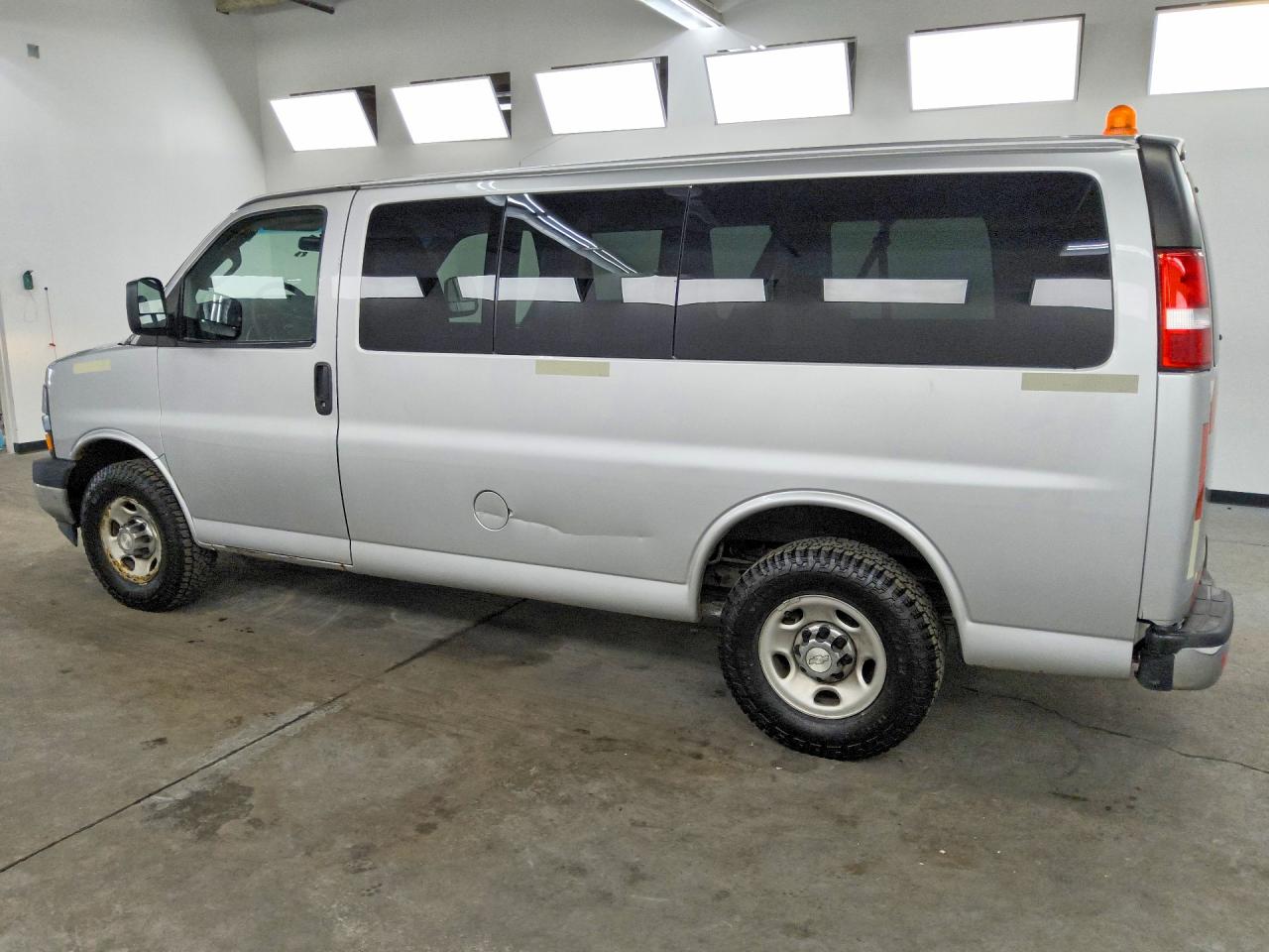 2018 CHEVROLET EXPRESS G2500 LT — снимка 2
