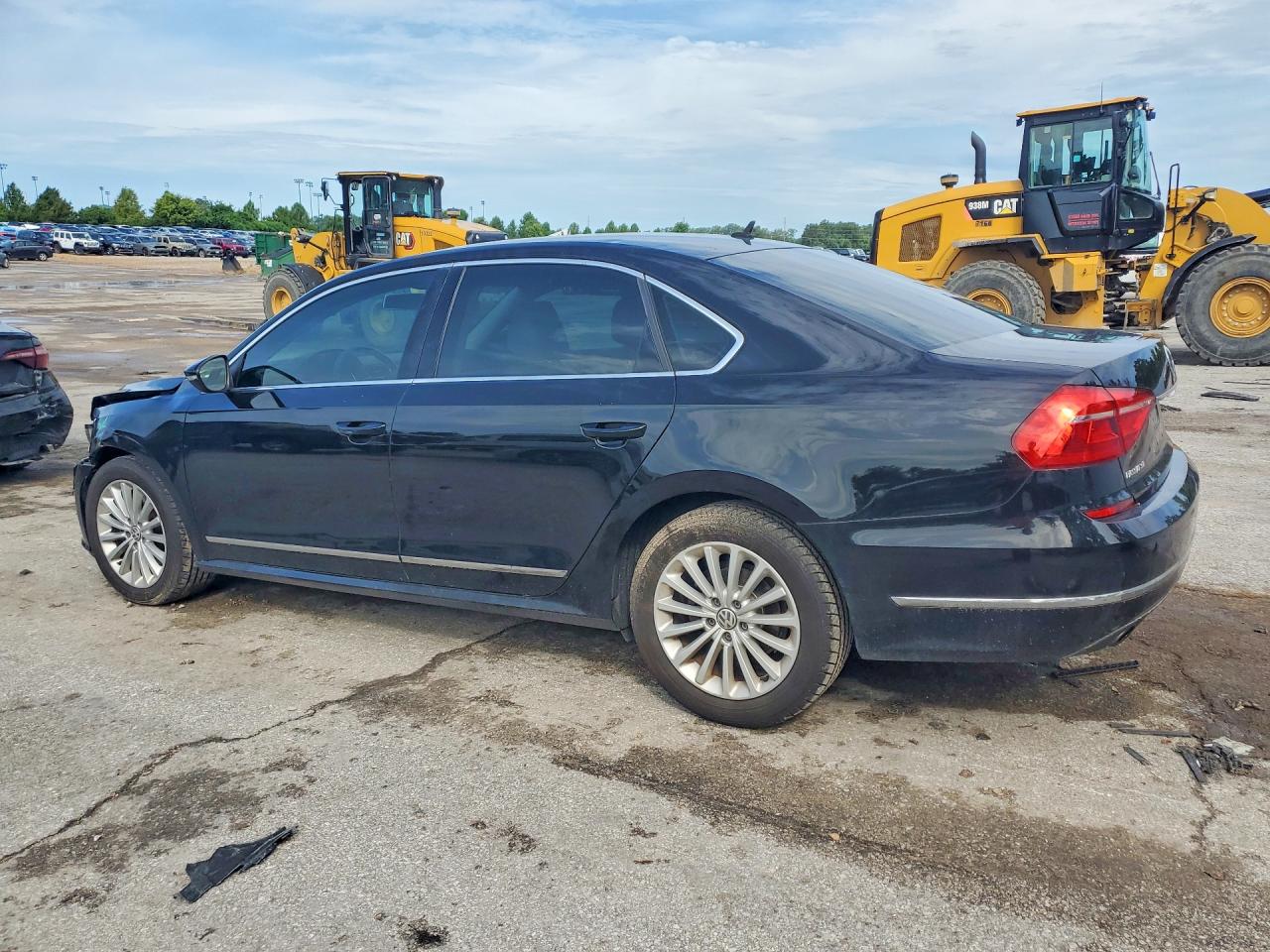 2016 VOLKSWAGEN PASSAT SE — снимка 2