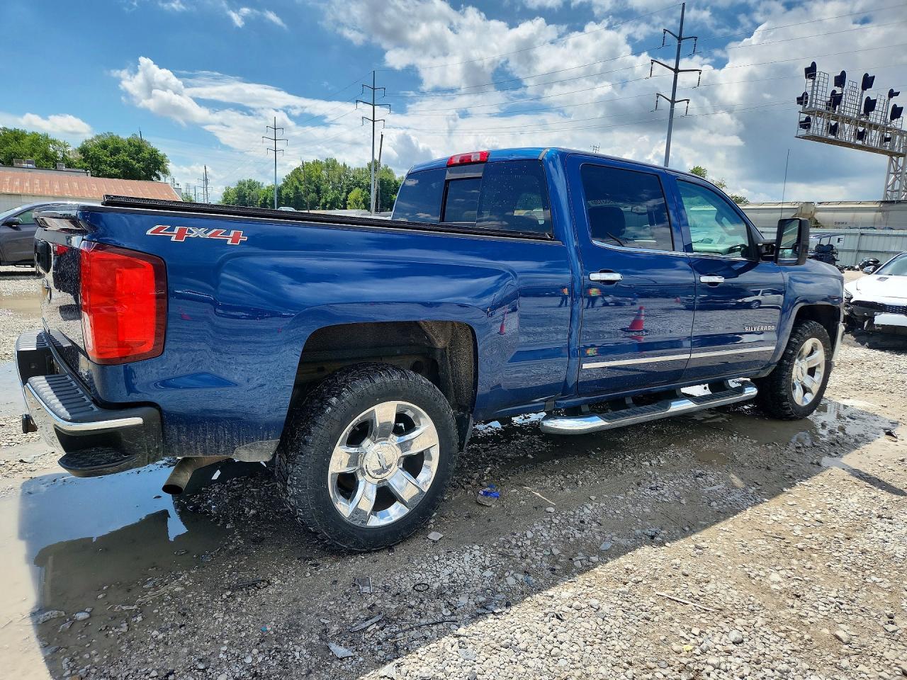 2017 CHEVROLET SILVERADO K1500 LTZ — снимка 3