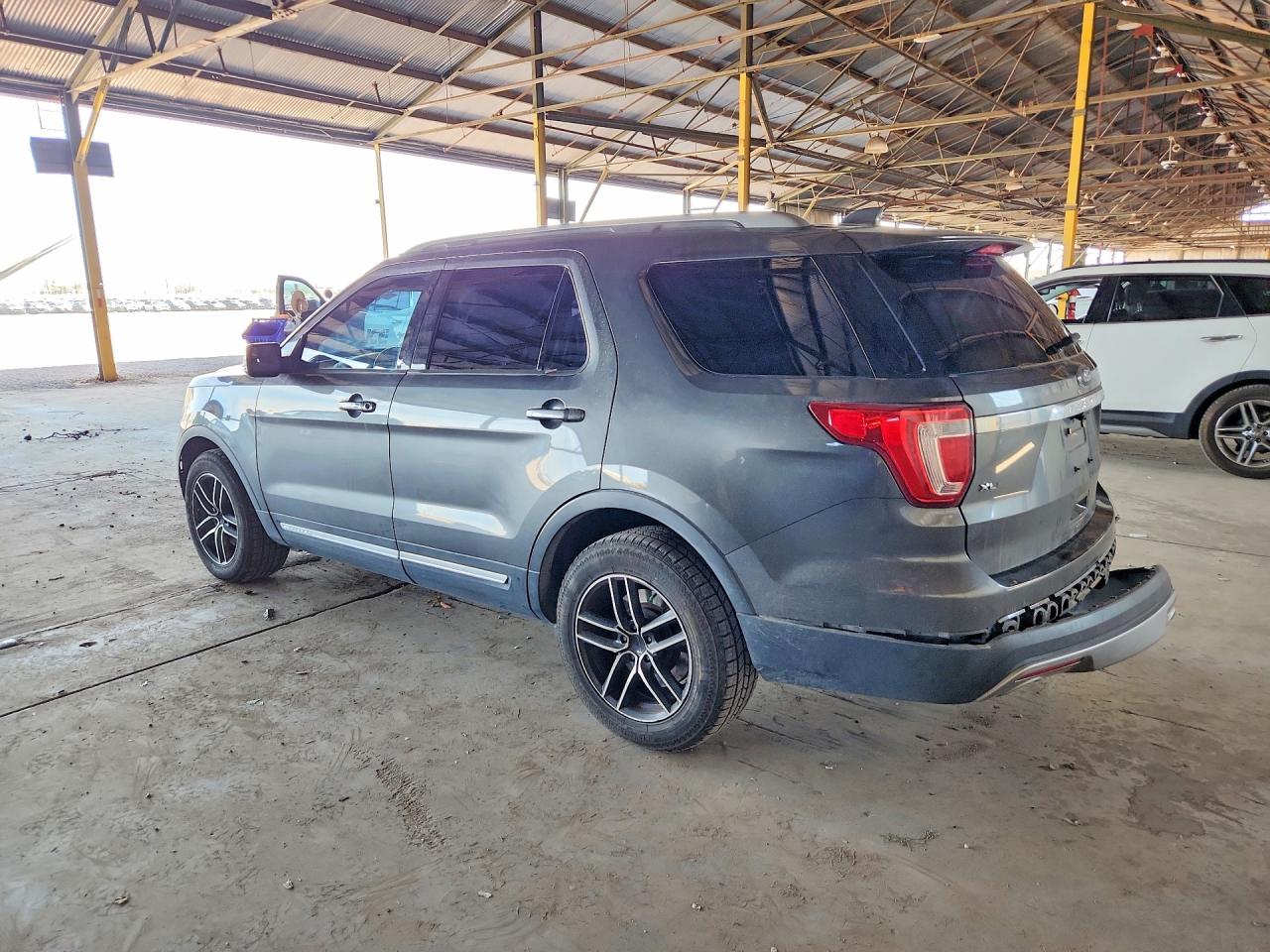 2017 FORD EXPLORER XLT — снимка 2