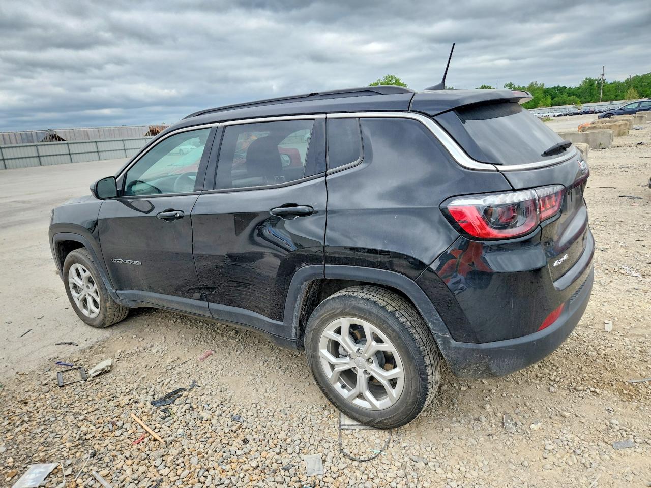 2024 JEEP COMPASS LATITUDE — снимка 2