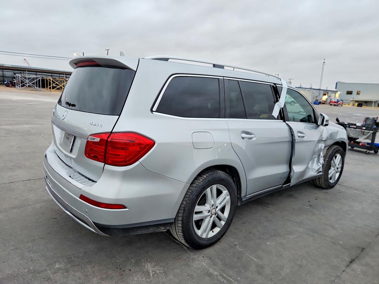 2013 MERCEDES-BENZ GL 450 4MATIC — снимка 3