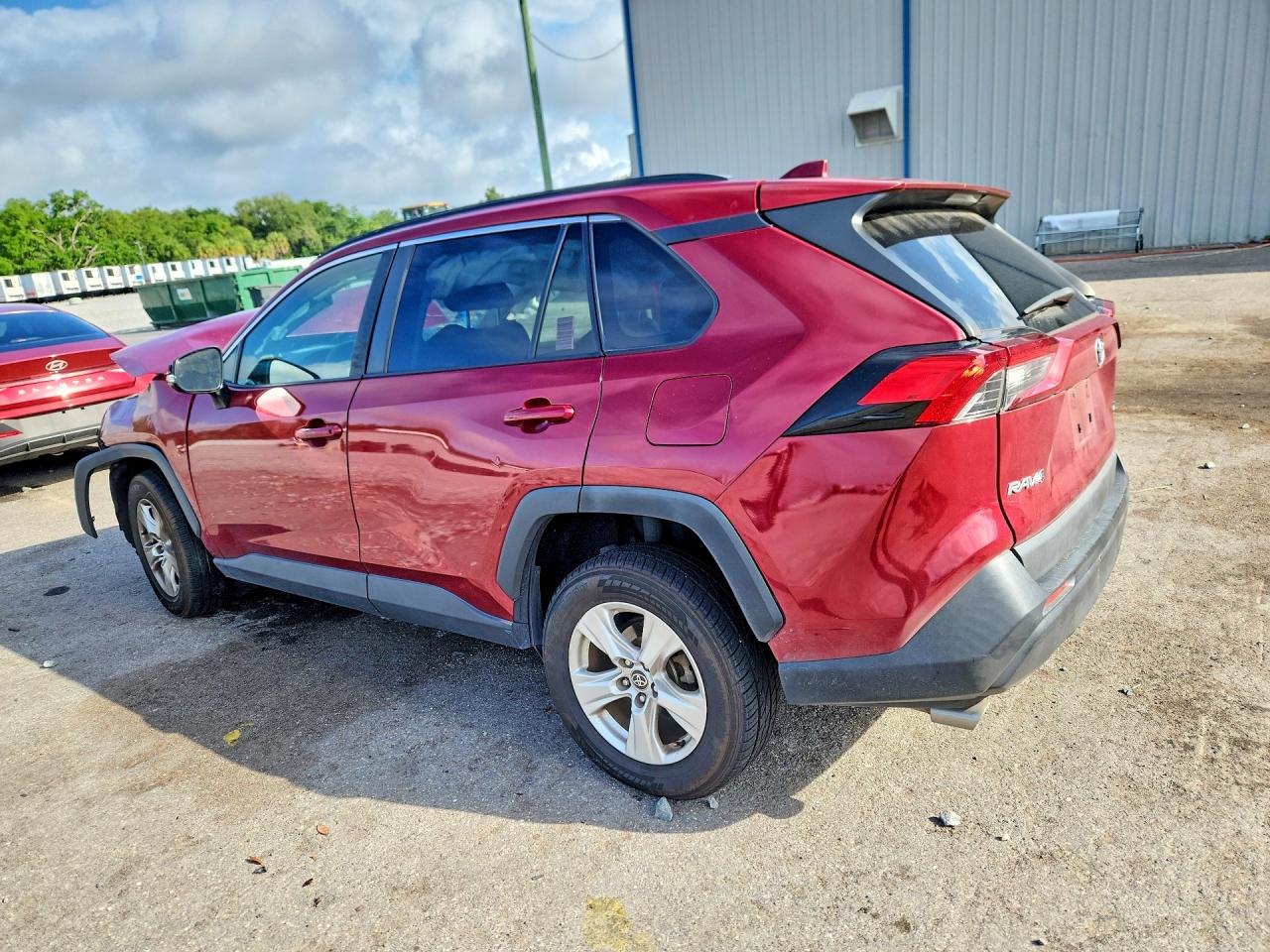 2021 TOYOTA RAV4 XLE — снимка 2