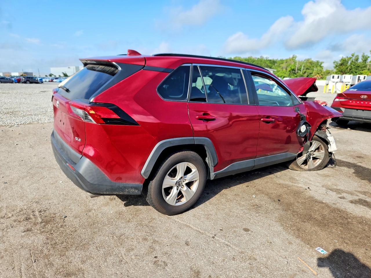 2021 TOYOTA RAV4 XLE — снимка 3