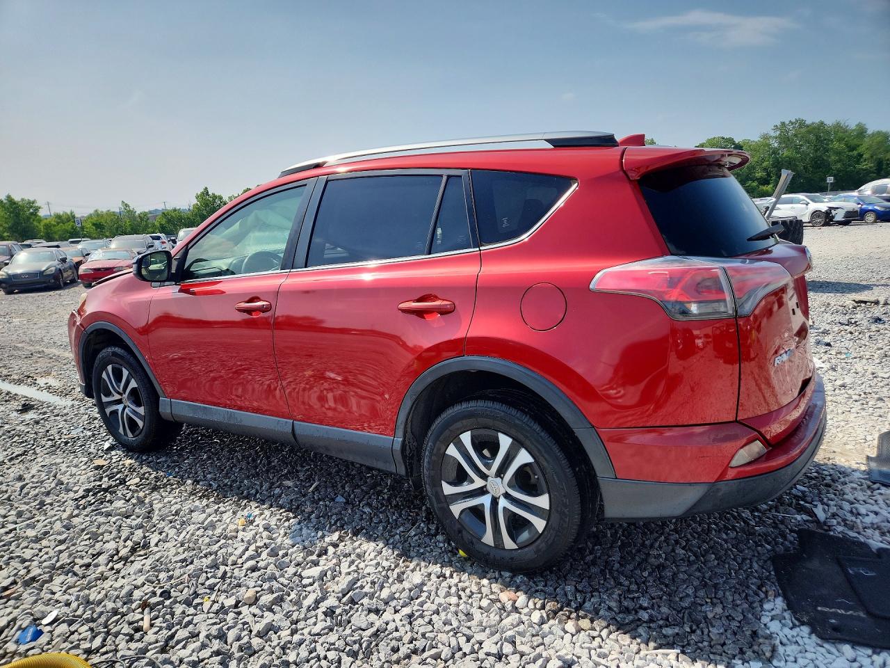 2017 TOYOTA RAV4 LE — снимка 2