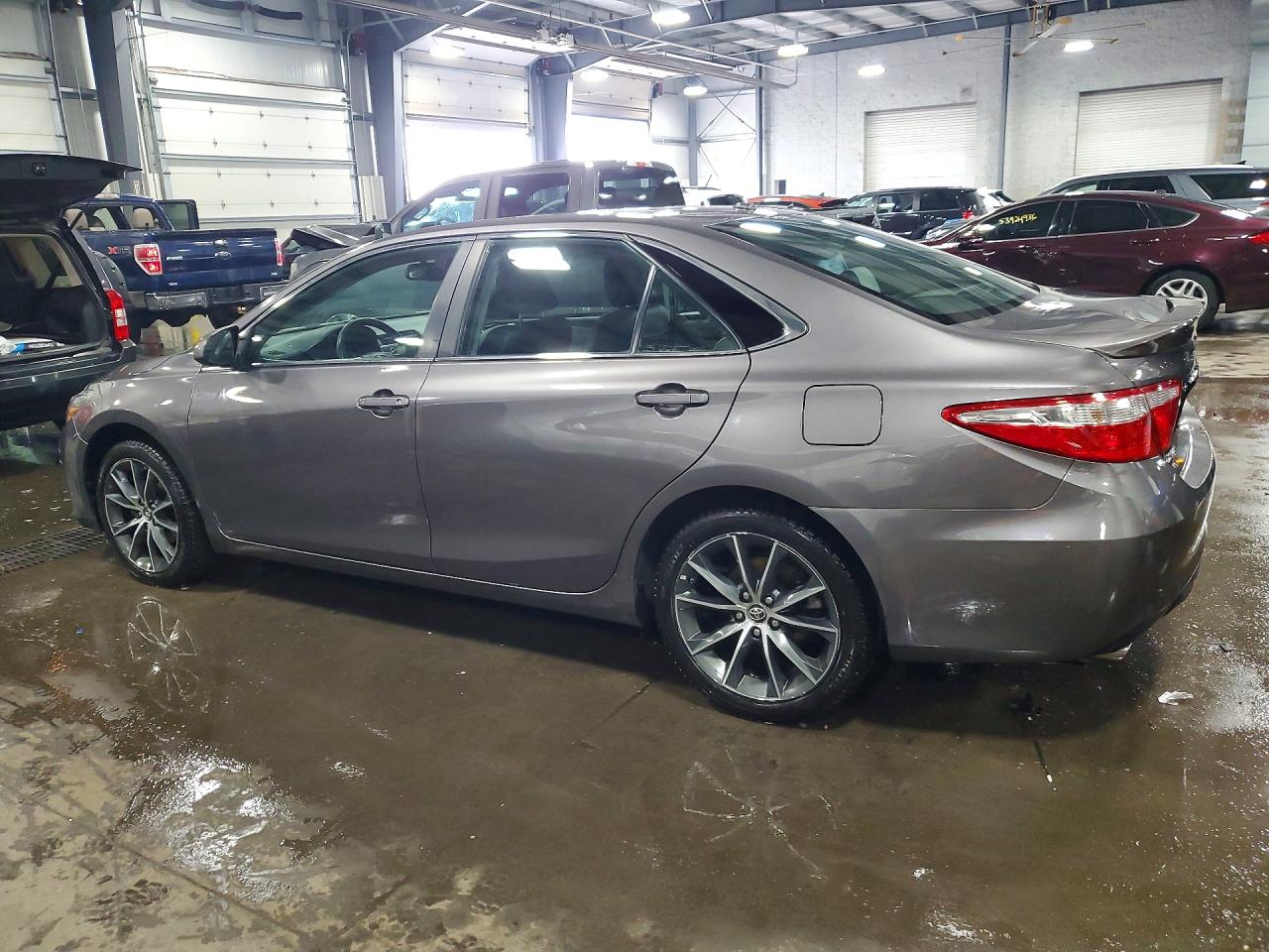 2015 TOYOTA CAMRY XSE V6 — снимка 2