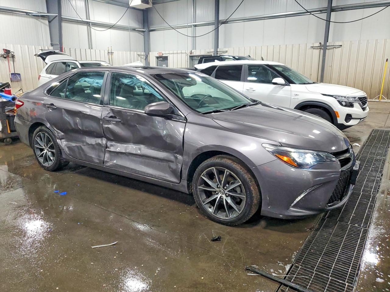 2015 TOYOTA CAMRY XSE V6 — снимка 4