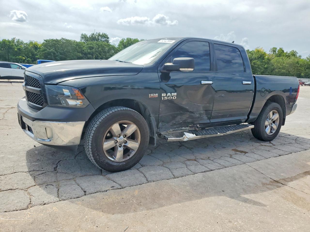 2016 RAM 1500 SLT