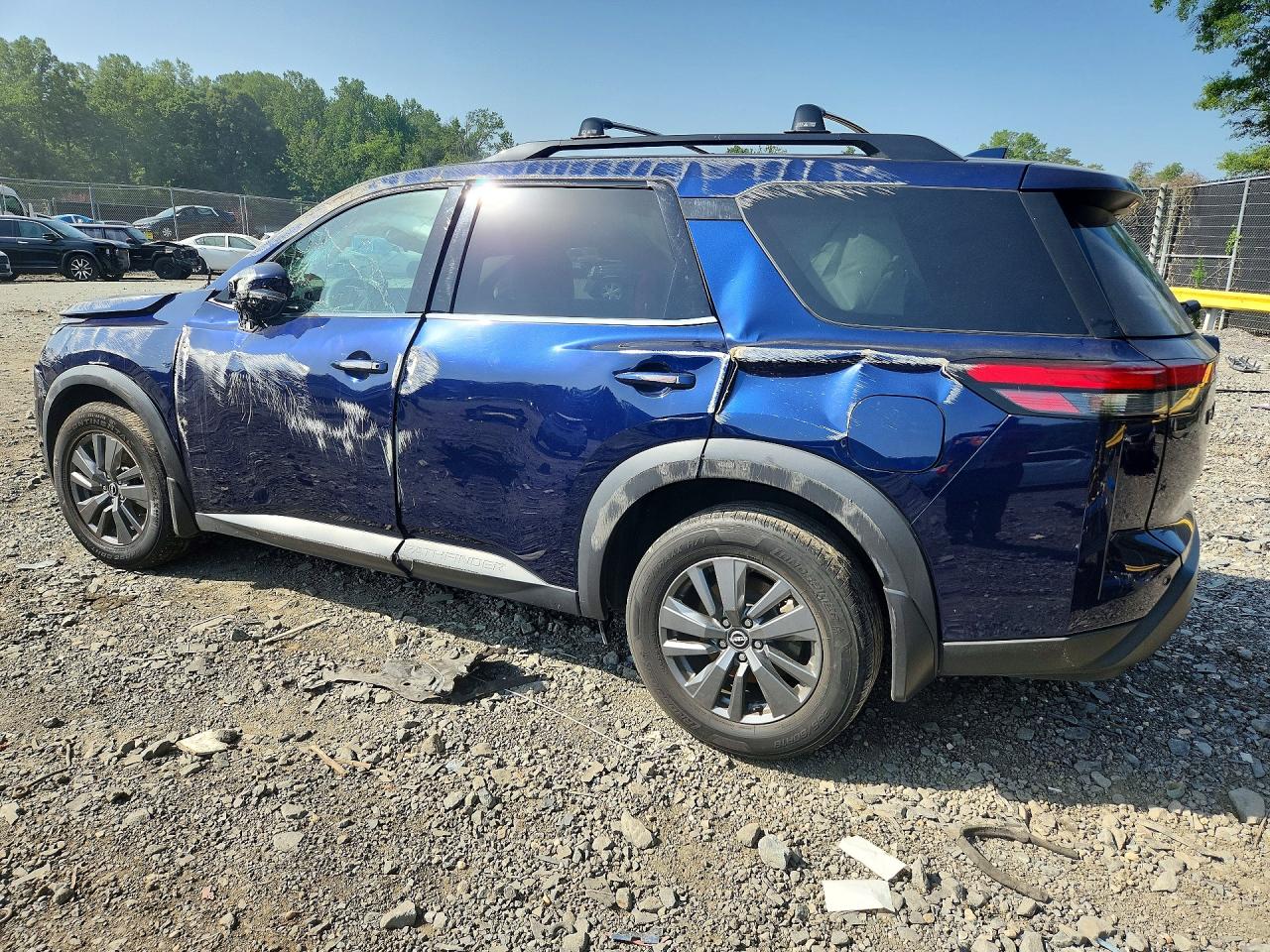 2022 NISSAN PATHFINDER SV — снимка 2