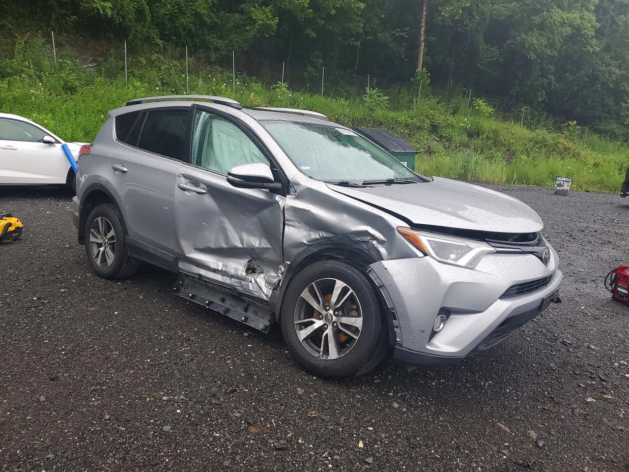 2017 TOYOTA RAV4 XLE — снимка 4