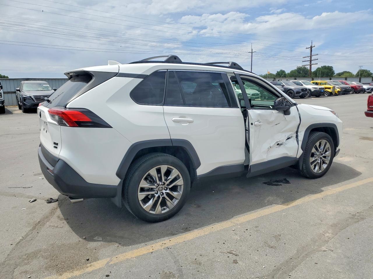 2019 TOYOTA RAV4 XLE PREMIUM — снимка 3