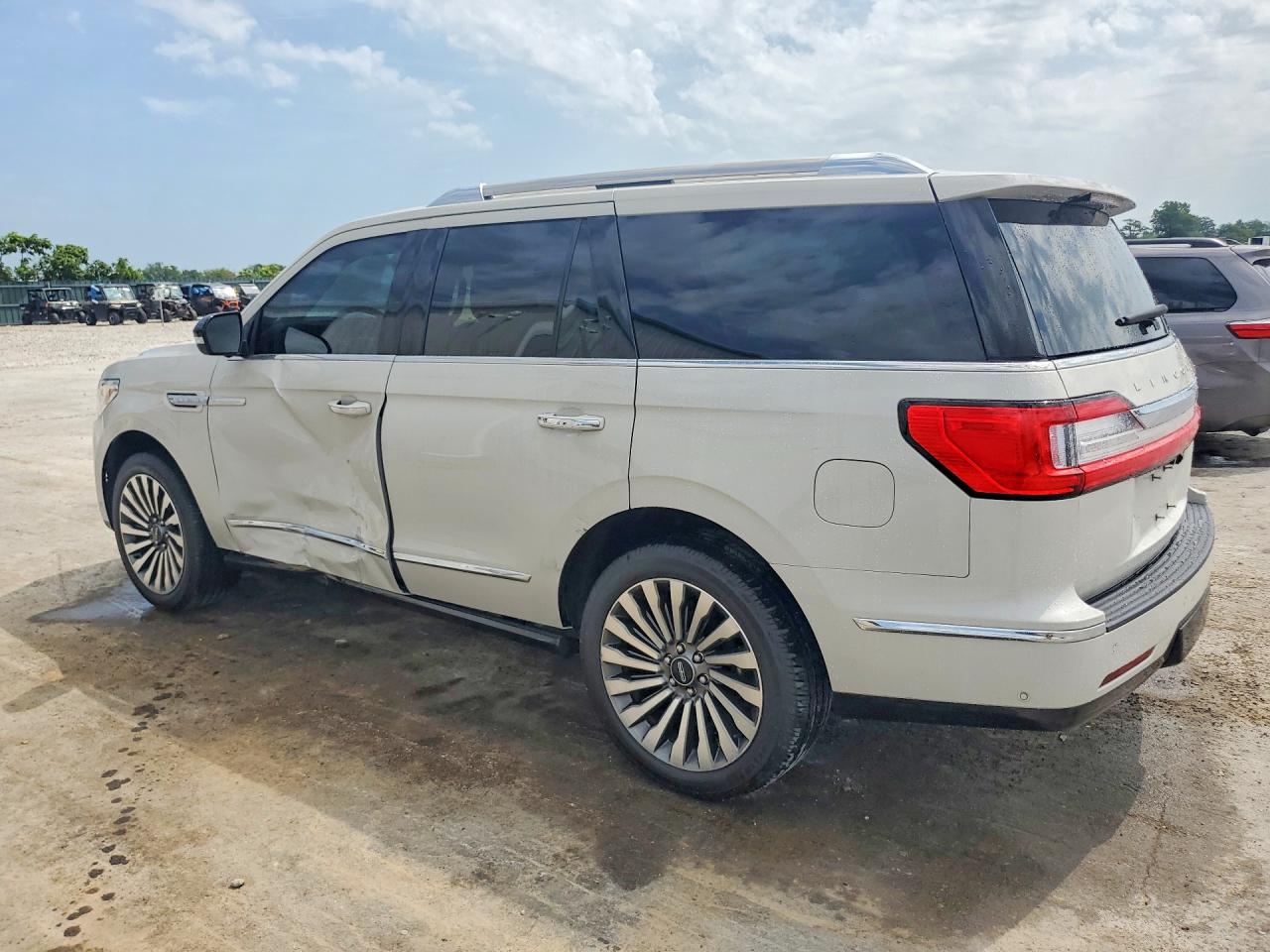 2019 LINCOLN NAVIGATOR RESERVE — снимка 2