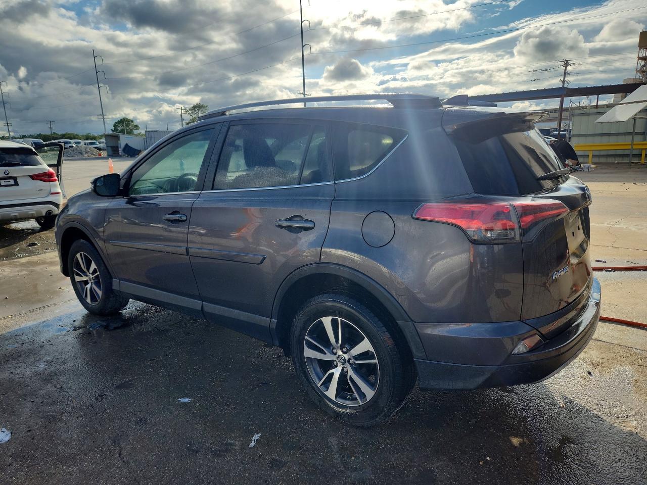 2017 TOYOTA RAV4 XLE — снимка 2
