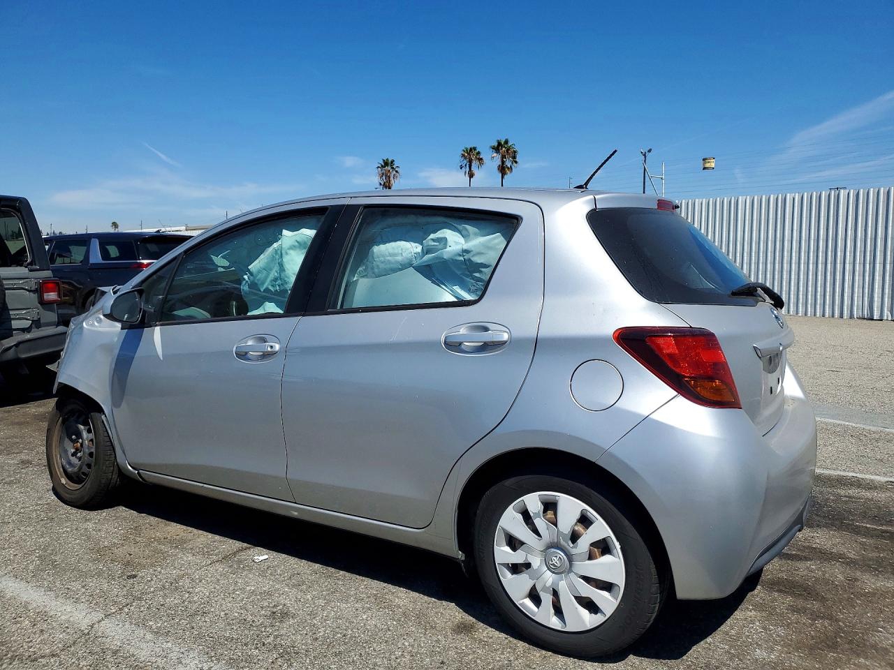 2016 TOYOTA YARIS 5-DOOR L — снимка 2