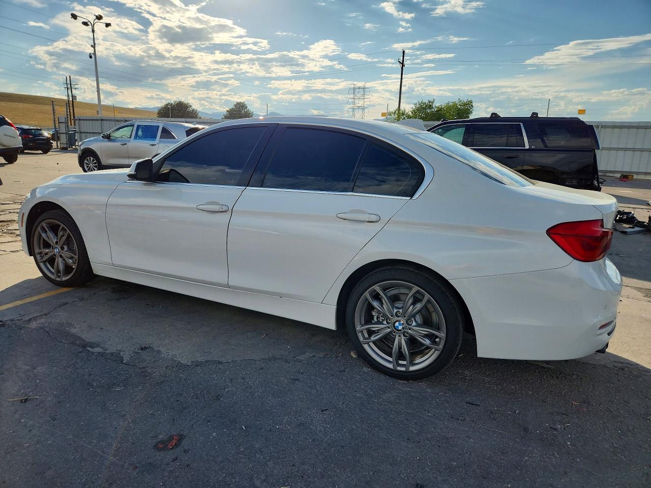 2017 BMW 330 XI — снимка 2