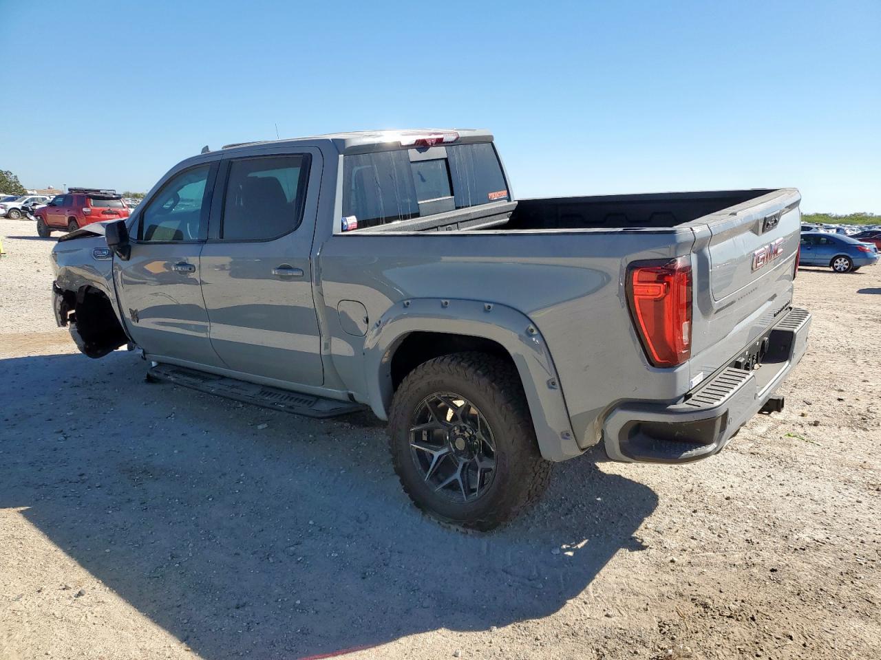 2025 GMC SIERRA K1500 AT4 — снимка 2