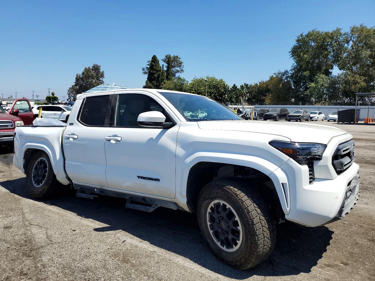 2025 TOYOTA TACOMA SR5 — снимка 4