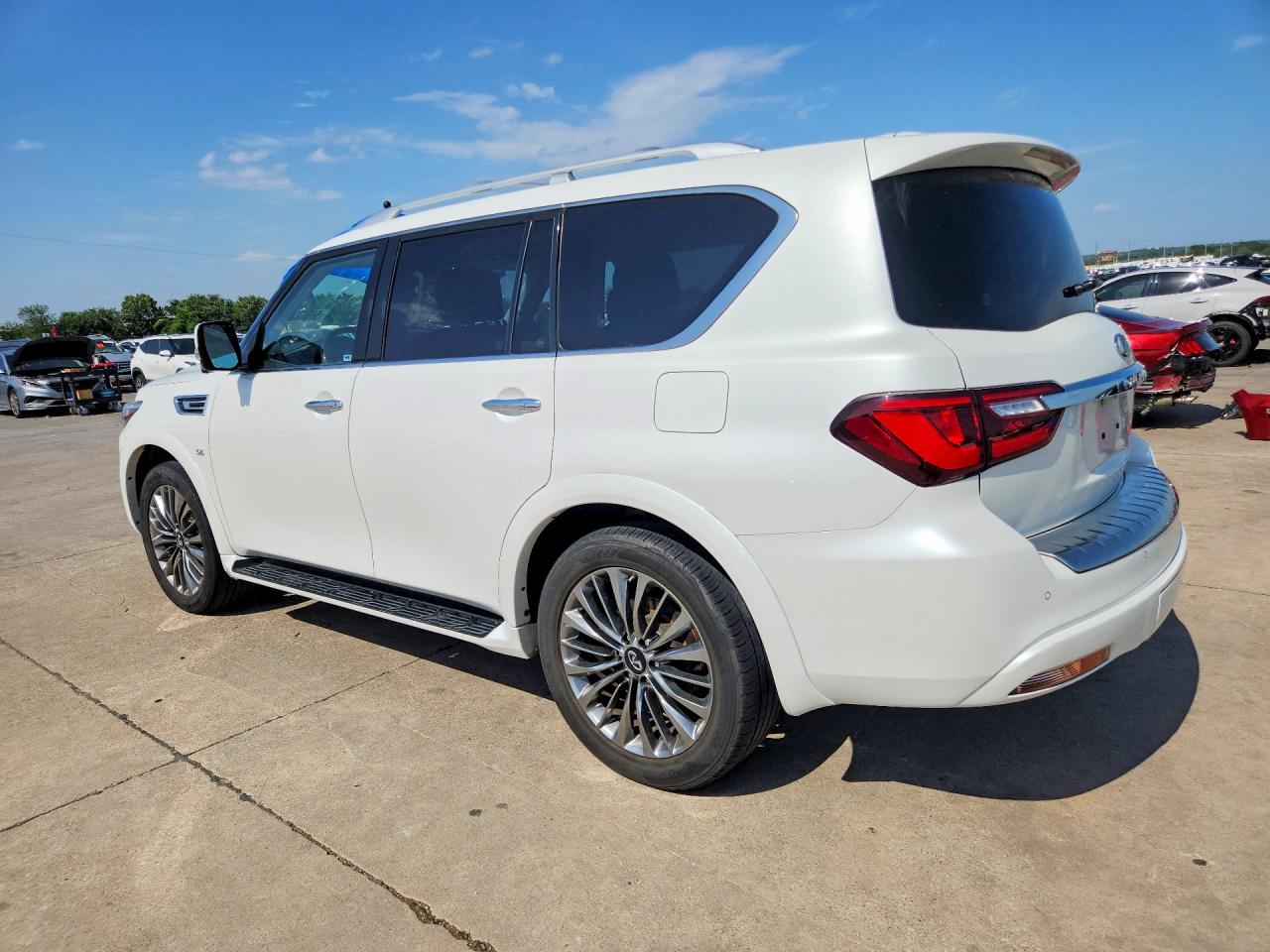 2019 INFINITI QX80 LUXE — снимка 2