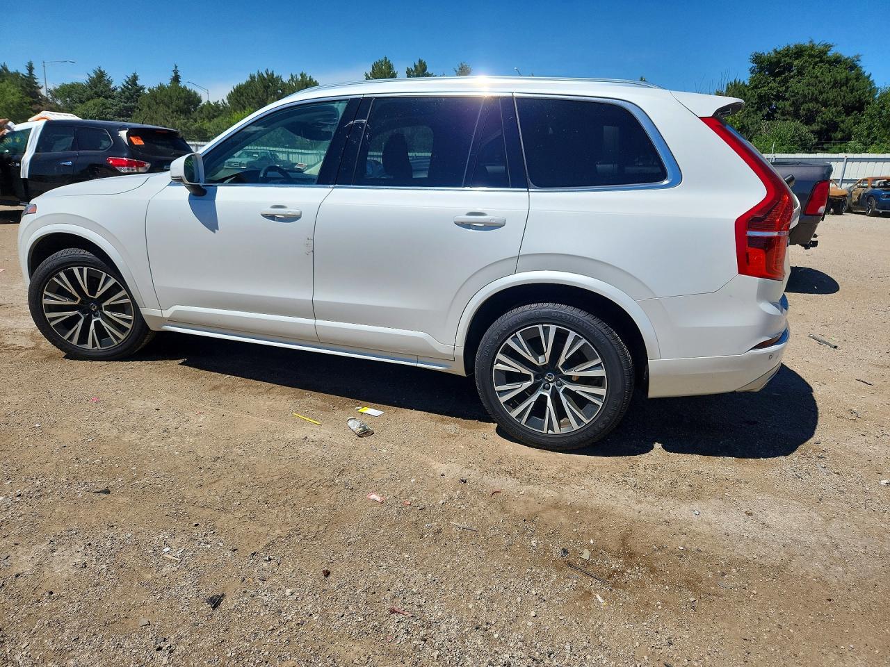 2021 VOLVO XC90 T6 MOMENTUM — снимка 2