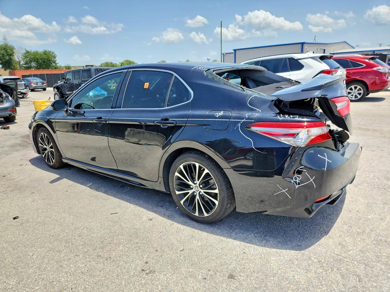 2018 TOYOTA CAMRY SE — снимка 2