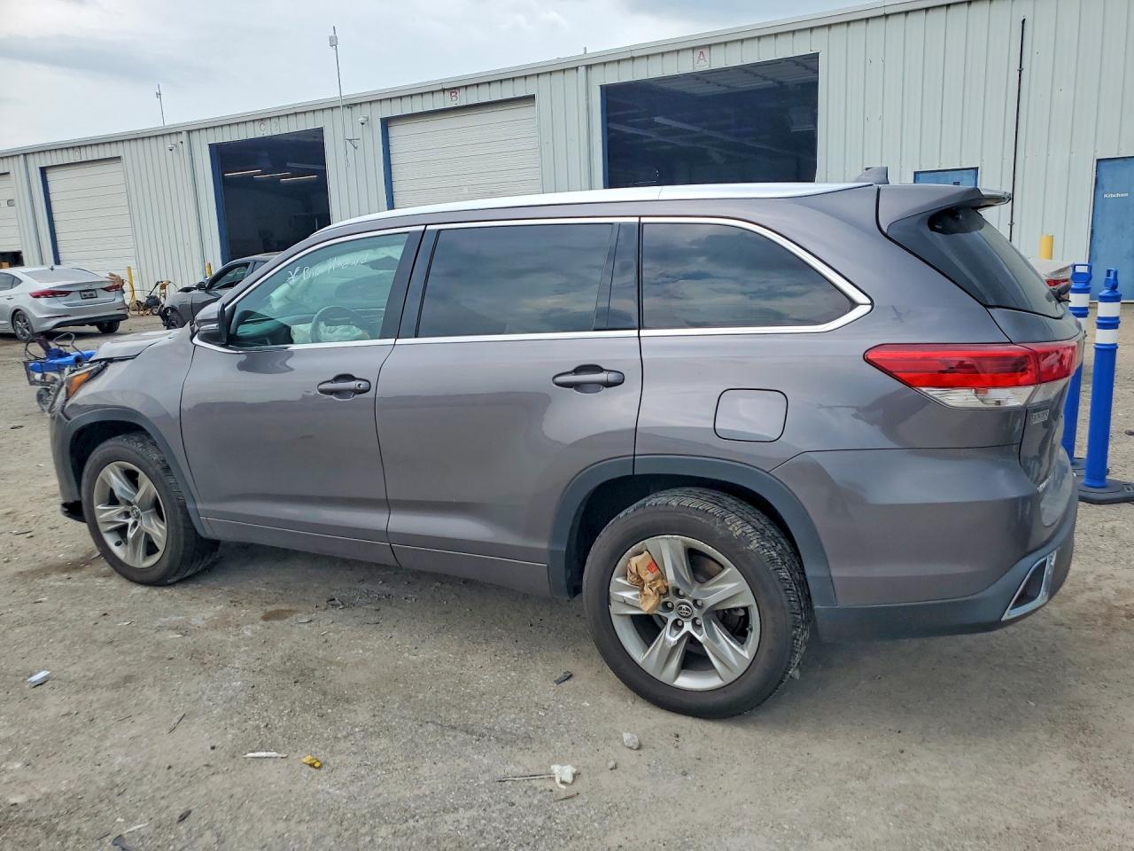 2017 TOYOTA HIGHLANDER LIMITED — снимка 2