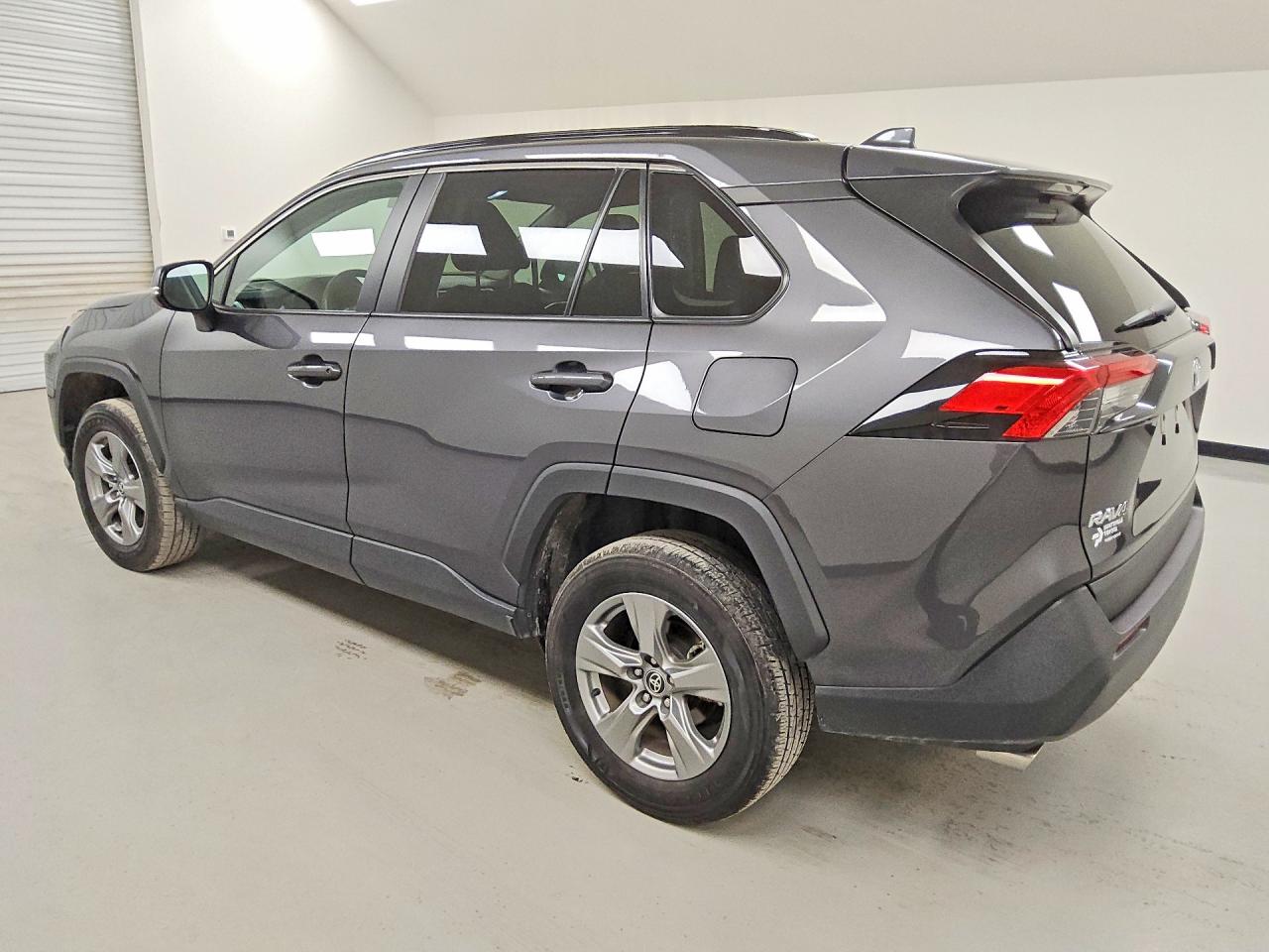 2024 TOYOTA RAV4 XLE — снимка 2