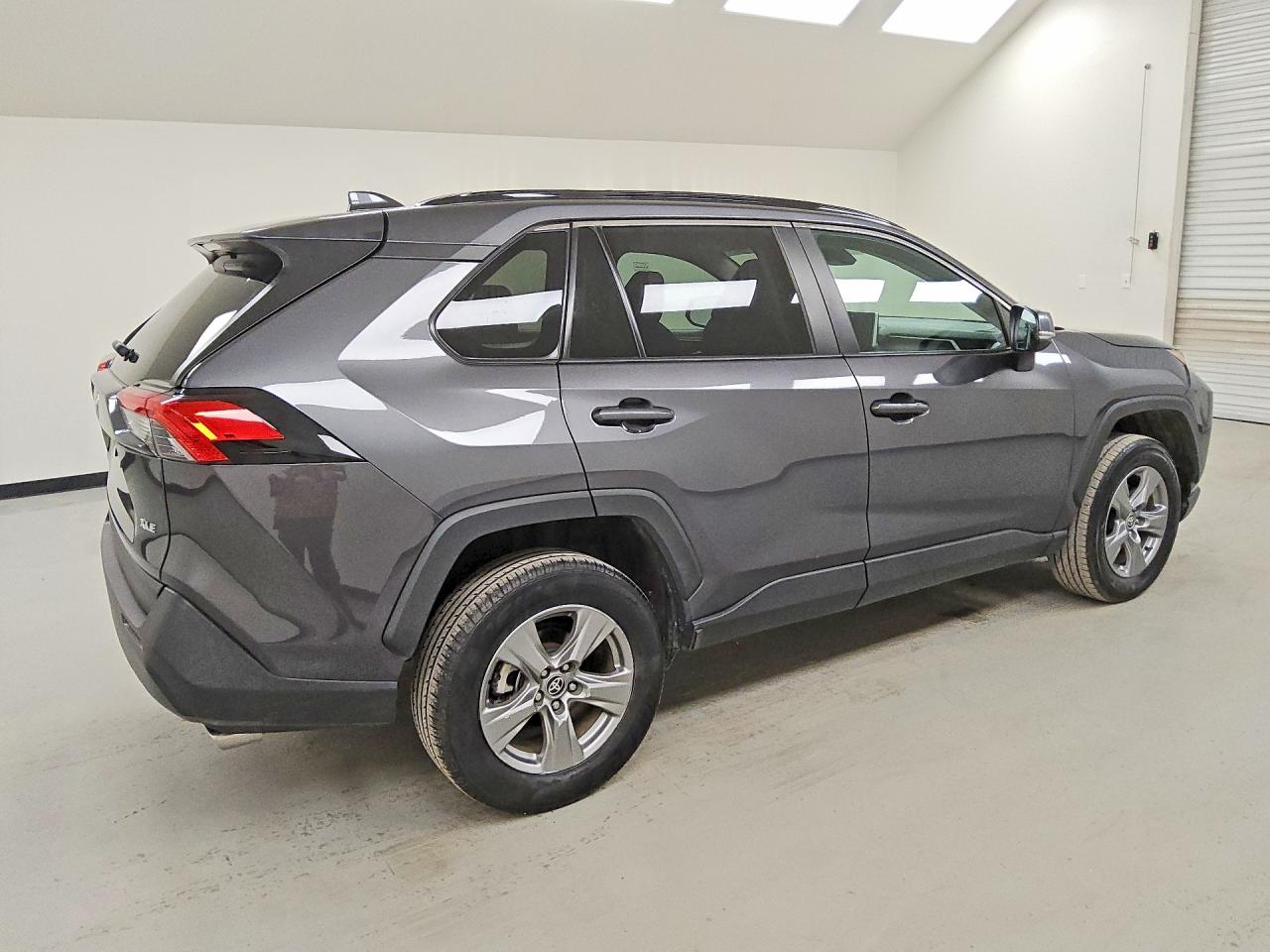 2024 TOYOTA RAV4 XLE — снимка 3