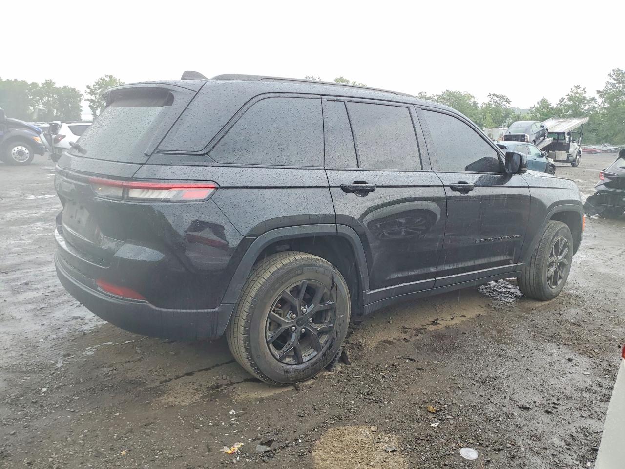 2024 JEEP GRAND CHEROKEE LAREDO — снимка 3