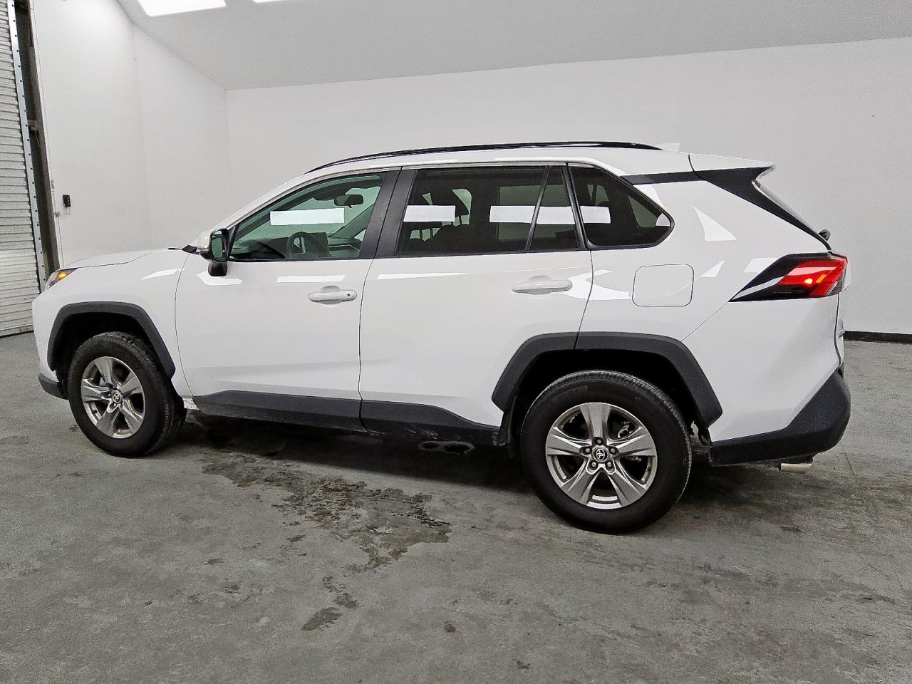 2024 TOYOTA RAV4 XLE — снимка 2